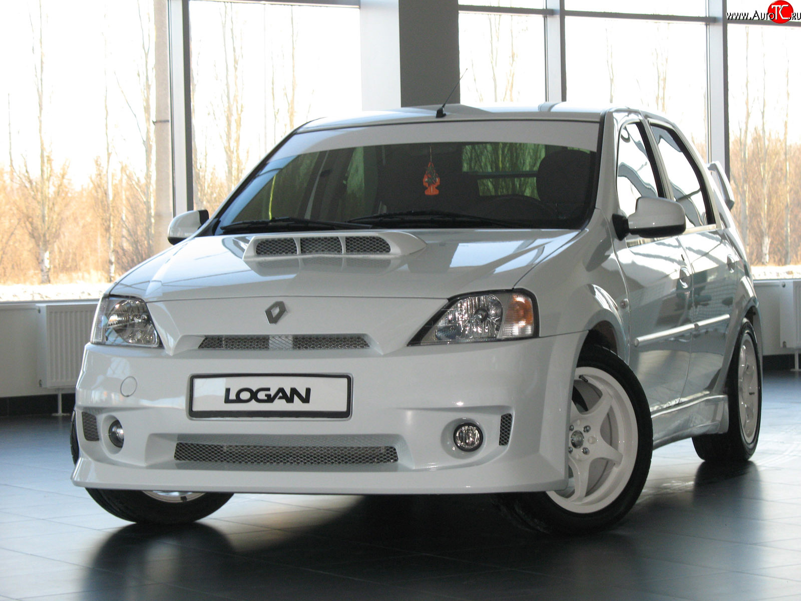 11 999 р. Передний бампер Power DM Renault Logan 1 дорестайлинг (2004-2010) (Без сетки, Неокрашенный)  с доставкой в г. Тольятти