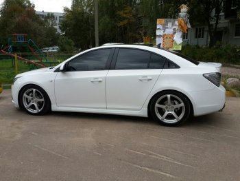 4 099 р. Пороги накладки пластиковые CT  Chevrolet Cruze ( J300,  J305,  J308) (2009-2015) седан дорестайлинг, хэтчбек дорестайлинг, седан рестайлинг, универсал рестайлинг, хэтчбек рестайлинг (Неокрашенные)  с доставкой в г. Тольятти. Увеличить фотографию 3