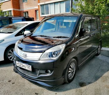 2 499 р. Дефлектор капота CA-Plastiс  Suzuki Solio (2010-2015) дорестайлинг, рестайлинг (Шелкография черная)  с доставкой в г. Тольятти. Увеличить фотографию 4