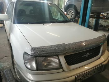 2 459 р. Дефлектор капота CA-Plastiс  Subaru Forester  SF (1997-2000) дорестайлинг (Шелкография карбон-серебро)  с доставкой в г. Тольятти. Увеличить фотографию 4