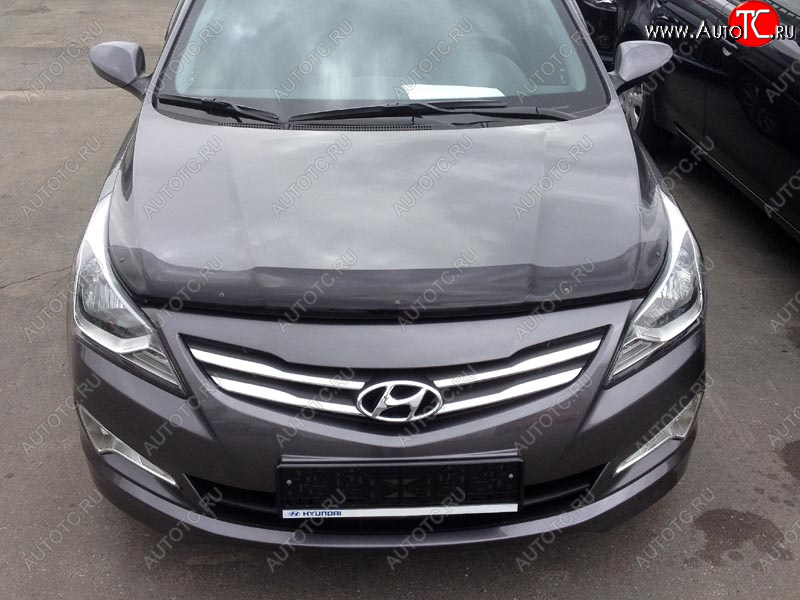 3 299 р. Дефлектор капота SIM Hyundai Solaris RBr хэтчбэк рестайлинг (2014-2017)  с доставкой в г. Тольятти