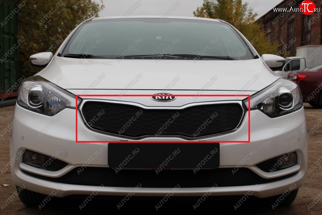 1 469 р. Сетка в решетку радиатора Russtal  KIA Cerato  3 YD (2013-2016) дорестайлинг седан (черная)  с доставкой в г. Тольятти