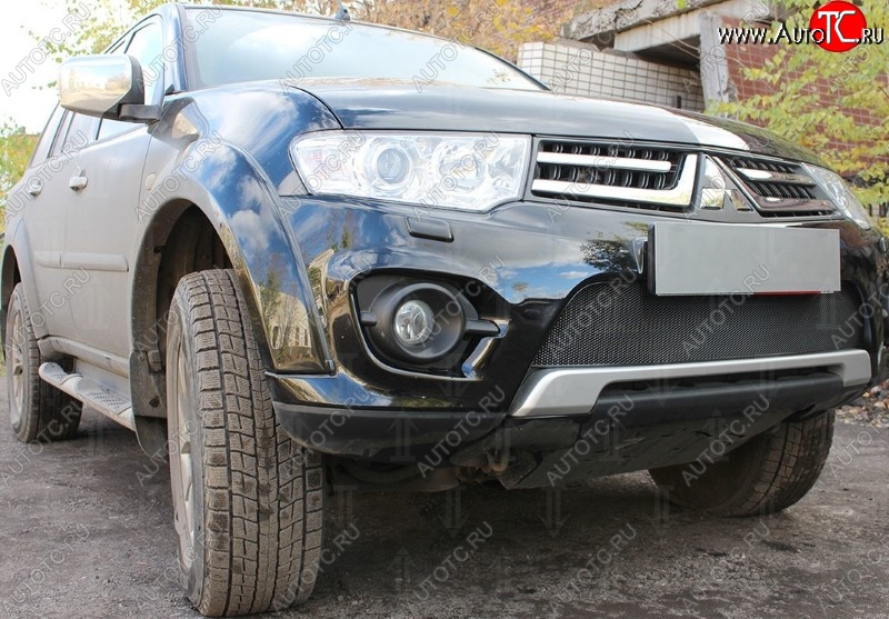 1 469 р. Защитная сетка на бампер (рестайлинг) Russtal (черная) Mitsubishi L200 5 KK,KL дорестайлинг (2015-2019)  с доставкой в г. Тольятти