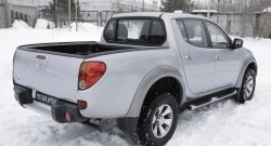 1 639 р. Накладки на борта кузова автомобиля RA Mitsubishi L200 4  дорестайлинг (2006-2014) (Задний откидной борт)  с доставкой в г. Тольятти. Увеличить фотографию 2