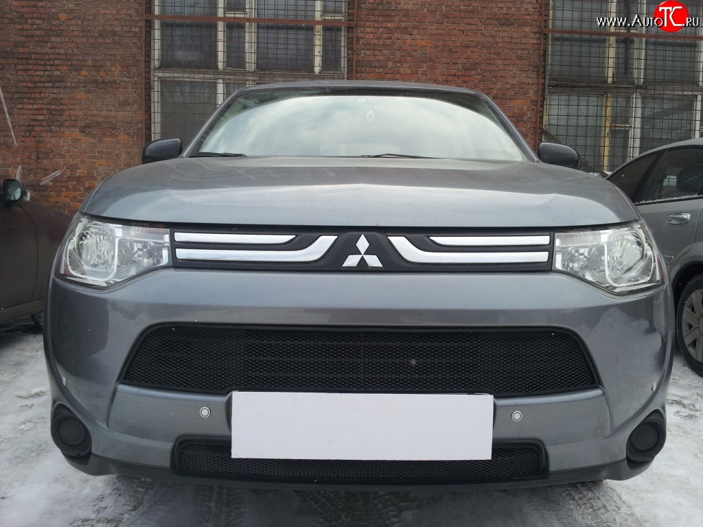 4 299 р. Сетка на бампер Russtal (черная) Mitsubishi Outlander GF дорестайлинг (2012-2014)  с доставкой в г. Тольятти