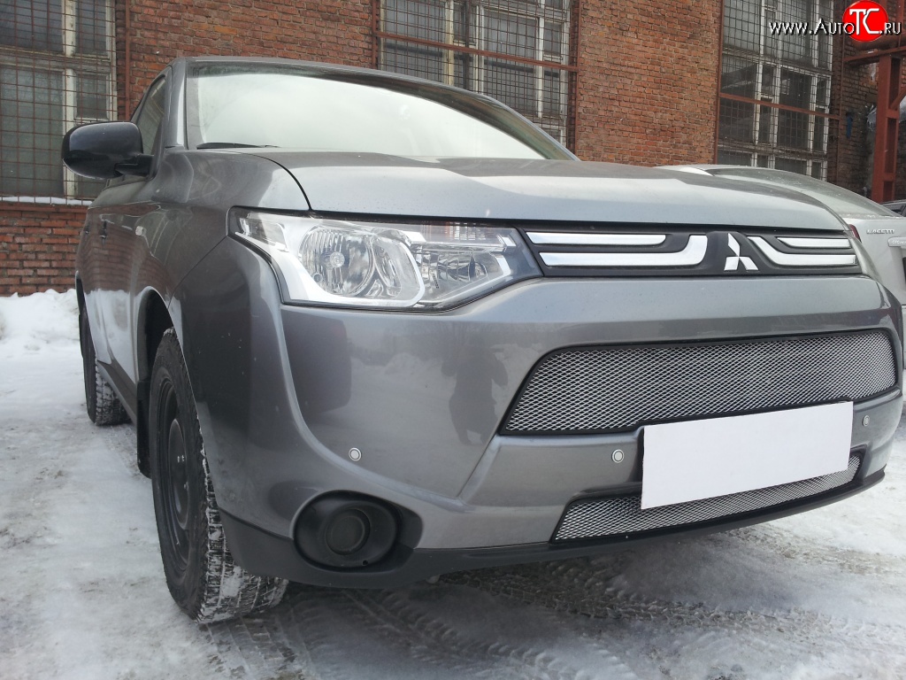 2 599 р. Сетка на бампер (рестайлинг) Russtal (хром) Mitsubishi Outlander GF дорестайлинг (2012-2014)  с доставкой в г. Тольятти