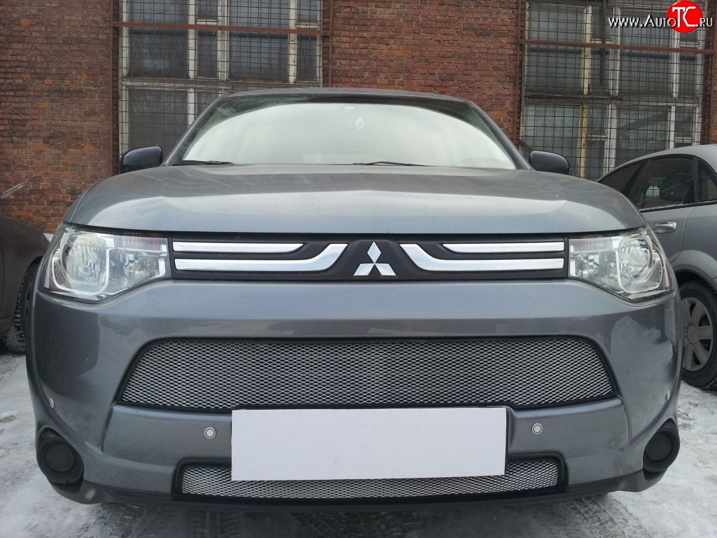 3 149 р. Сетка на бампер Russtal (хром) Mitsubishi Outlander GF дорестайлинг (2012-2014)  с доставкой в г. Тольятти