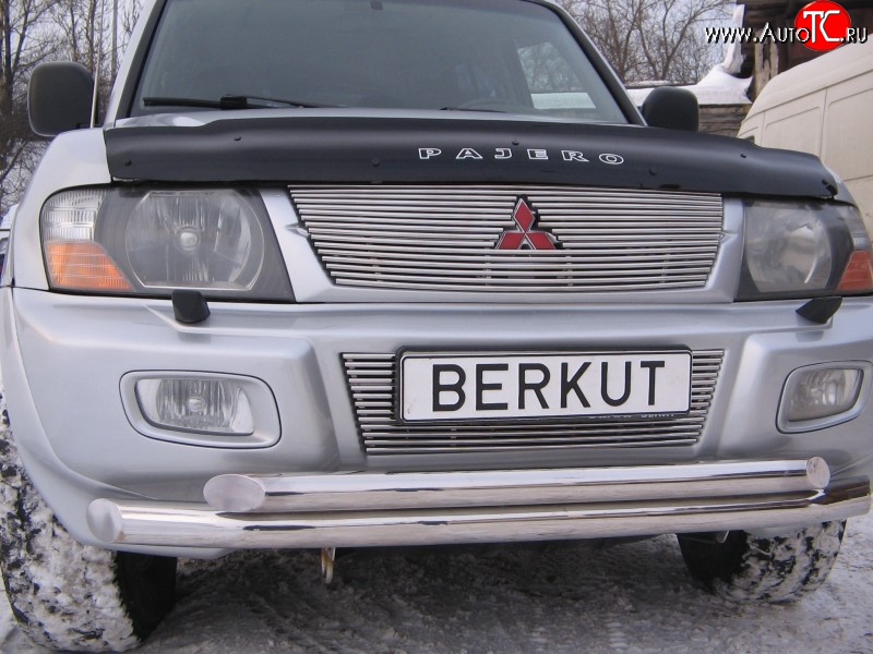 6 999 р. Декоративная вставка решетки радиатора Berkut Mitsubishi Pajero 3 V70 дорестайлинг (1999-2003)  с доставкой в г. Тольятти