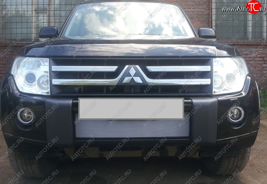 1 539 р. Защитная решётка в воздуховод автомобиля Russtal (хром)  Mitsubishi Pajero ( 4 V90,  4 V80) (2006-2011) дорестайлинг, дорестайлинг  с доставкой в г. Тольятти