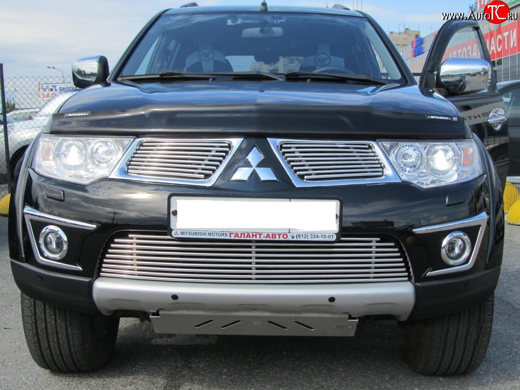 6 399 р. Декоративная вставка воздухозаборника Berkut Mitsubishi Pajero Sport PB дорестайлинг (2008-2013)  с доставкой в г. Тольятти