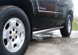 17 799 р. Защита порогов Russtal из круглой трубы диаметром 76 мм (дорестайлинг) Chevrolet Tahoe GMT900 5 дв. (2006-2013) (Защита порогов с со скосами на торцах (вариант 1))  с доставкой в г. Тольятти. Увеличить фотографию 2