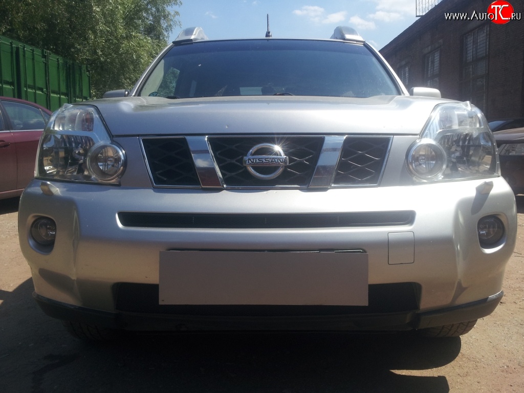 1 229 р. Сетка верхнего воздухозаборника переднего бампера Russtal  Nissan X-trail  2 T31 (2007-2011) дорестайлинг (черная)  с доставкой в г. Тольятти