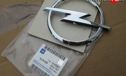 Передняя эмблема  13 24 033 Opel Astra H седан дорестайлинг (2004-2007)