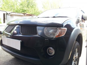 3 779 р. Защитная сетка в бампер (низ, ячейка 3х7 мм) Alfeco Стандарт Mitsubishi L200 4  дорестайлинг (2006-2014) (Чёрная)  с доставкой в г. Тольятти. Увеличить фотографию 2