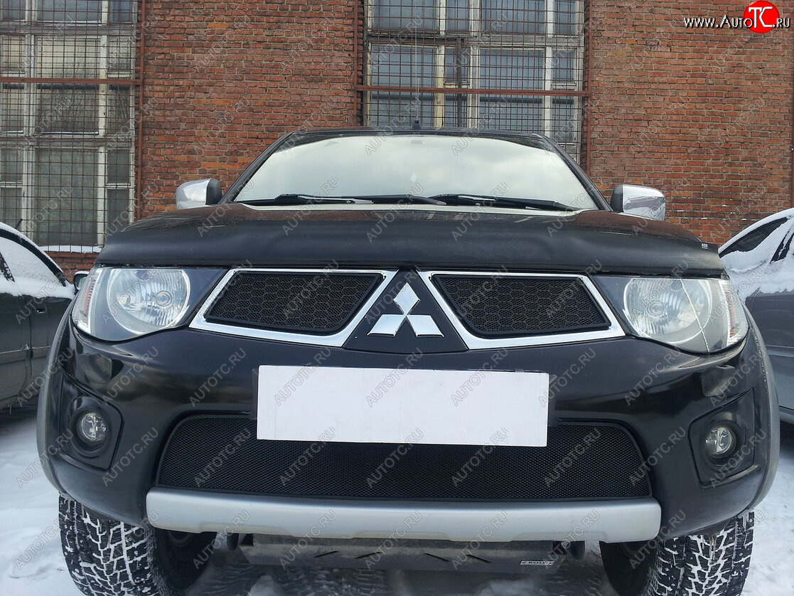 3 779 р. Защитная сетка в бампер (низ, ячейка 3х7 мм) Alfeco Стандарт Mitsubishi L200 4  дорестайлинг (2006-2014) (Чёрная)  с доставкой в г. Тольятти