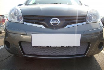 Защитная сетка в бампер (низ, ячейка 3х7 мм) Стрелка11 Стандарт Nissan Note 1 E11 рестайлинг (2008-2013) ()