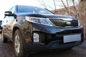 3 989 р. Защитная сетка в бампер (низ, ячейка 4х10 мм) Alfeco Премиум KIA Sorento XM рестайлинг (2012-2015) (Чёрная)  с доставкой в г. Тольятти. Увеличить фотографию 3