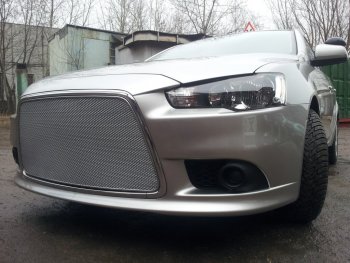 5 999 р. Защитная сетка в бампер (ячейка 3х7 мм) Alfeco Стандарт Mitsubishi Lancer 10 CY хэтчбек 5 дв рестайлинг (2011-2017) (Хром)  с доставкой в г. Тольятти. Увеличить фотографию 2