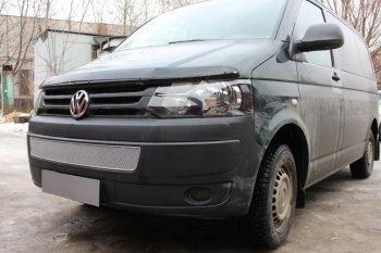 4 299 р. Защитная сетка в бампер (низ, ячейка 4х10 мм) Стрелка11 Премиум Volkswagen Transporter T5 рестайлинг (2009-2015) (Хром)  с доставкой в г. Тольятти. Увеличить фотографию 3