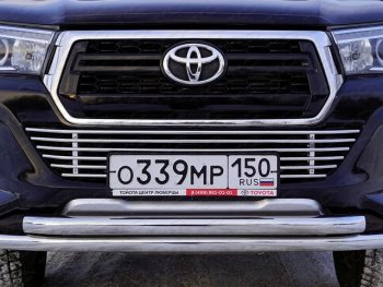 Нижняя декоративная вставка в бампер ТСС Тюнинг Toyota Hilux AN120 1-ый рестайлинг (2017-2020) ()