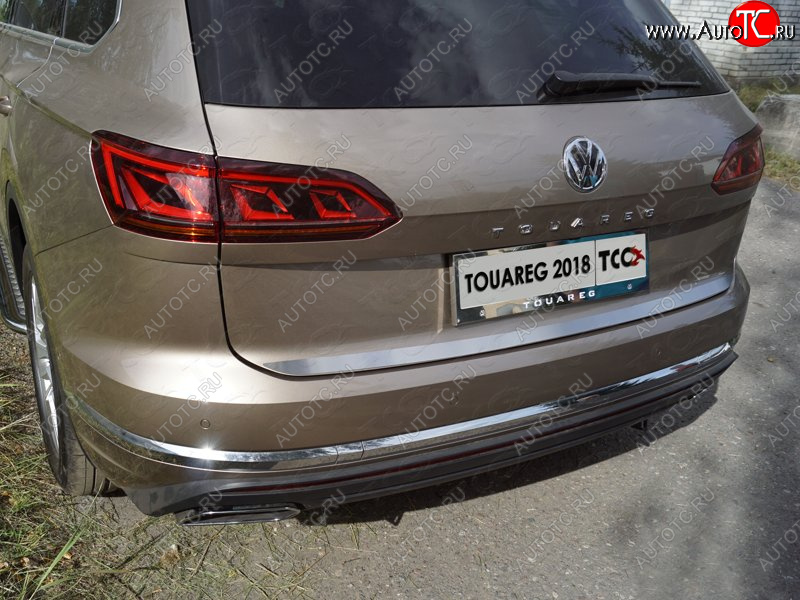 3 199 р. Накладка на заднюю дверь, ТСС Тюнинг  Volkswagen Touareg  CR (2018-2024) (Лист шлифованный)  с доставкой в г. Тольятти