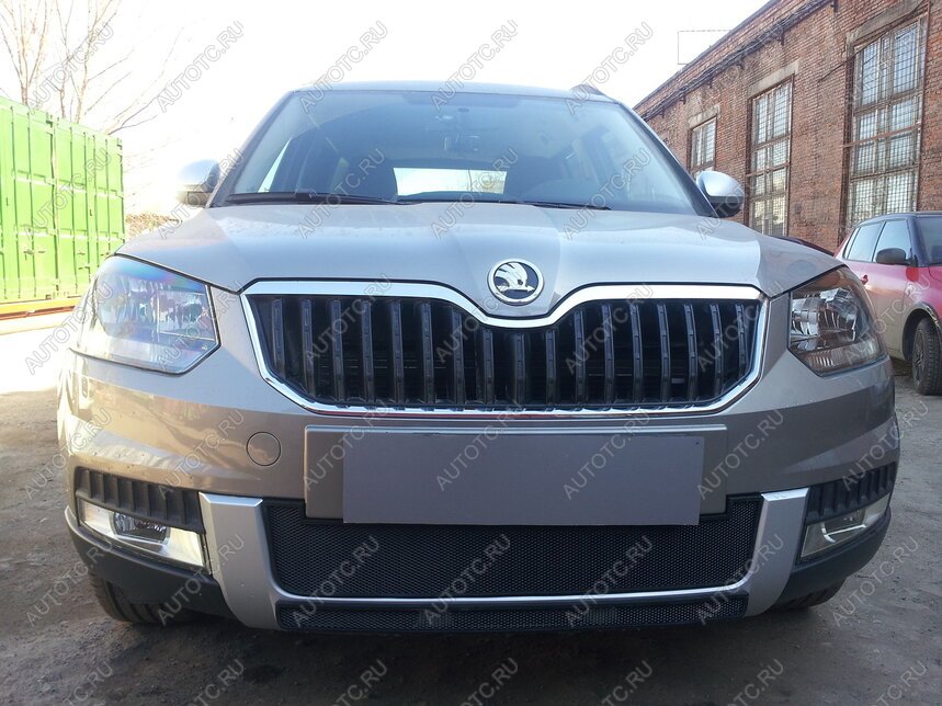 2 799 р. Защита радиатора (нижняя) (Outdoor) Стрелка11 Стандарт Skoda Yeti (2013-2018) (черная)  с доставкой в г. Тольятти