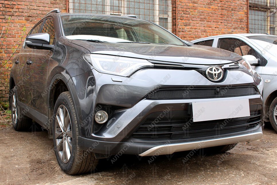 3 399 р. Защита радиатора (верх с камерой) Стрелка11 Стандарт Toyota RAV4 XA40 5 дв. рестайлинг (2015-2019) (черная)  с доставкой в г. Тольятти