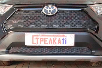 4 849 р. Защита радиатора (верх с парктроником, камерой) Стрелка11 Стандарт Toyota RAV4 XA50 5 дв. дорестайлинг (2018-2025) (черная)  с доставкой в г. Тольятти. Увеличить фотографию 2