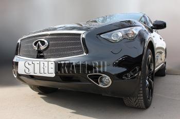 7 199 р. Защита радиатора (верх с вырезом под камеру) Стрелка11 Премиум INFINITI FX37 S51 рестайлинг (2011-2013) (черная)  с доставкой в г. Тольятти. Увеличить фотографию 2