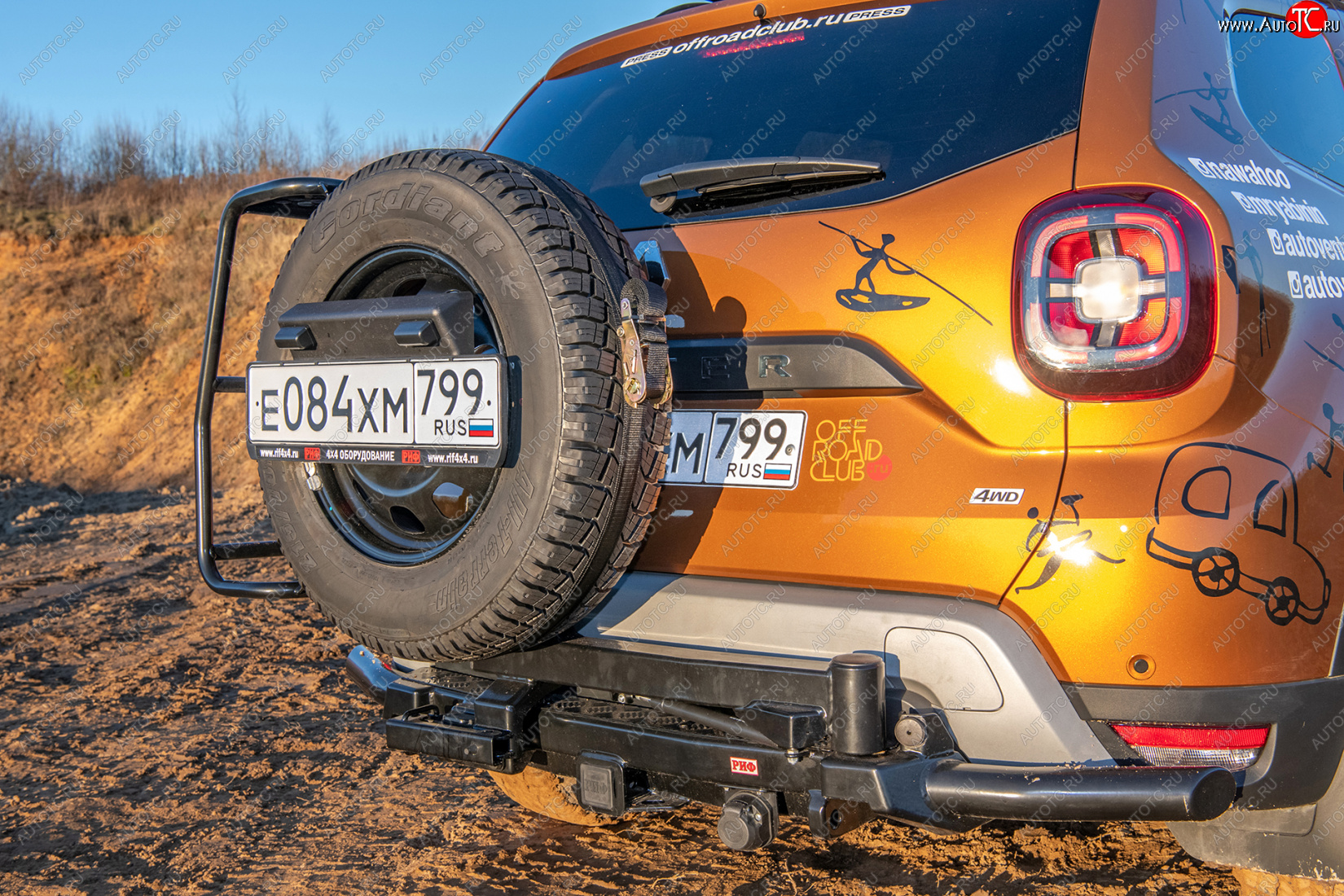 76 999 р. Бампер силовой задний РИФ Renault Duster HS рестайлинг (2015-2021) (С квадратом под фаркоп, калиткой и подсветкой номера)  с доставкой в г. Тольятти