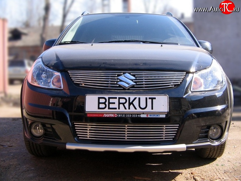 5 999 р. Декоративная вставка решетки радиатора (хетчбек) Berkut Suzuki SX4 GYA,GYB  рестайлинг, хэтчбэк (2010-2016)  с доставкой в г. Тольятти