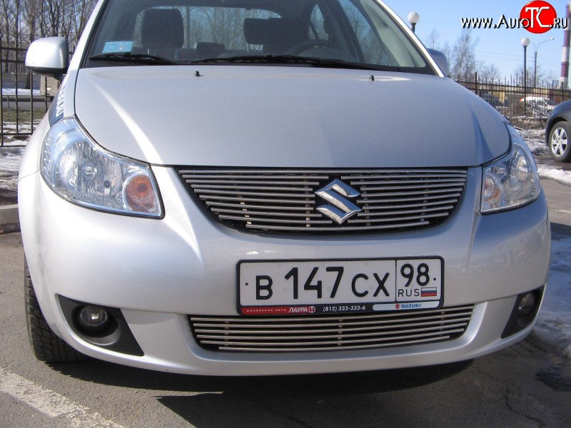 5 999 р. Декоративная вставка решетки радиатора (седан) Berkut Suzuki SX4 GYA,GYB  рестайлинг, хэтчбэк (2010-2016)  с доставкой в г. Тольятти