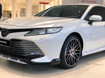 16 899 р. Накладка переднего бампера HEMMES Toyota Camry XV70 дорестайлинг (2017-2021)  с доставкой в г. Тольятти. Увеличить фотографию 5