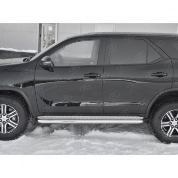 30 799 р. Порожки для ног (труба Ø63) SLITKOFF Toyota Fortuner AN160 дорестайлинг (2015-2020) (лист - алюминий, профиль - сталь)  с доставкой в г. Тольятти. Увеличить фотографию 2