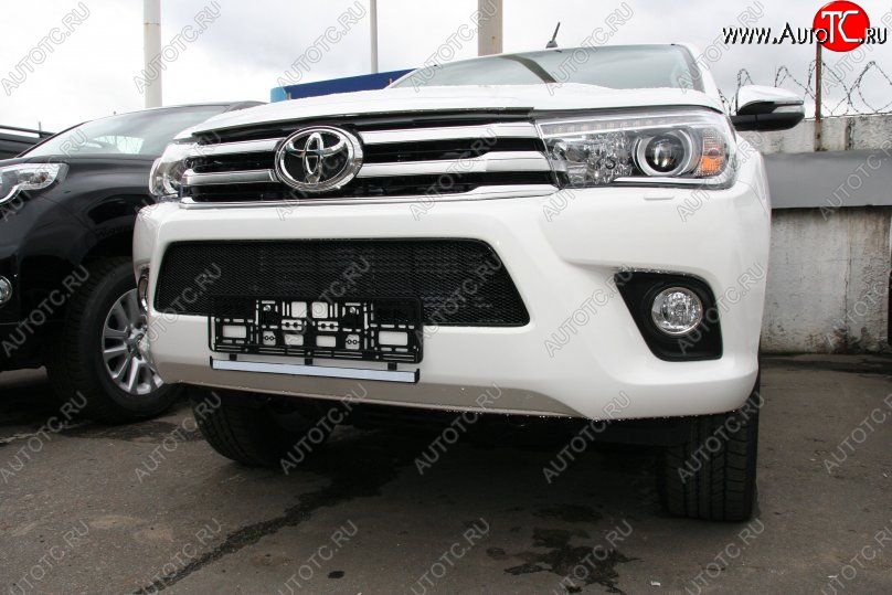 1 499 р. Защитная решётка в воздуховод автомобиля Russtal (черная)  Toyota Hilux  AN120 (2016-2020) дорестайлинг  с доставкой в г. Тольятти