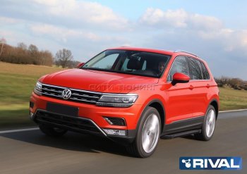 9 499 р. Порожки для ног Rival Volkswagen Tiguan Mk2 дорестайлинг (2016-2020) (Чёрные)  с доставкой в г. Тольятти. Увеличить фотографию 3