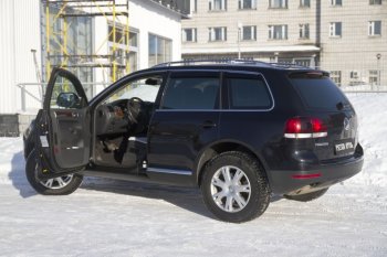 Накладки на внутренние пороги передних дверей RA Volkswagen Touareg GP рестайлинг (2006-2010)